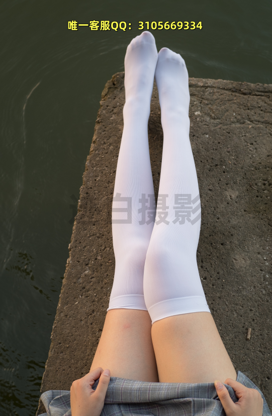 第147期-湖畔石阶上的青春背影