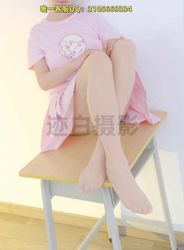 第72期-当棉质 T 恤邂逅百褶裙的少女光影