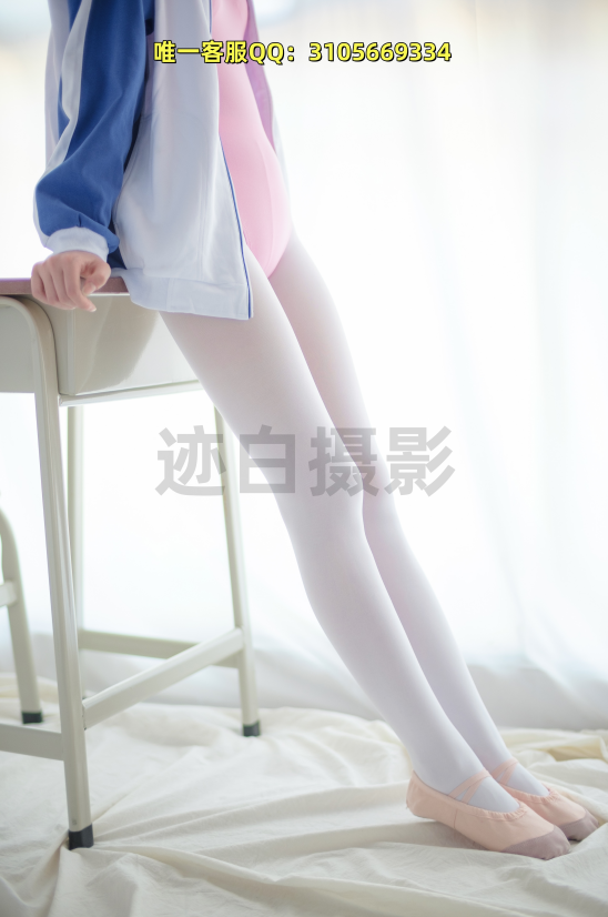 第167期-粉体服与蓝白外套的校园小景