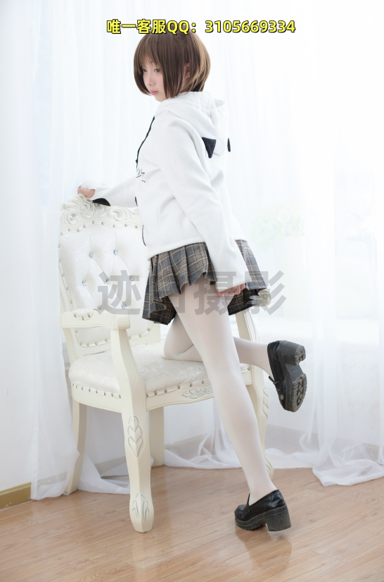 第129期-棕发少女的时尚之姿