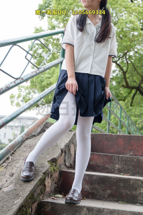 第145期-双马尾少女球场的自然之美