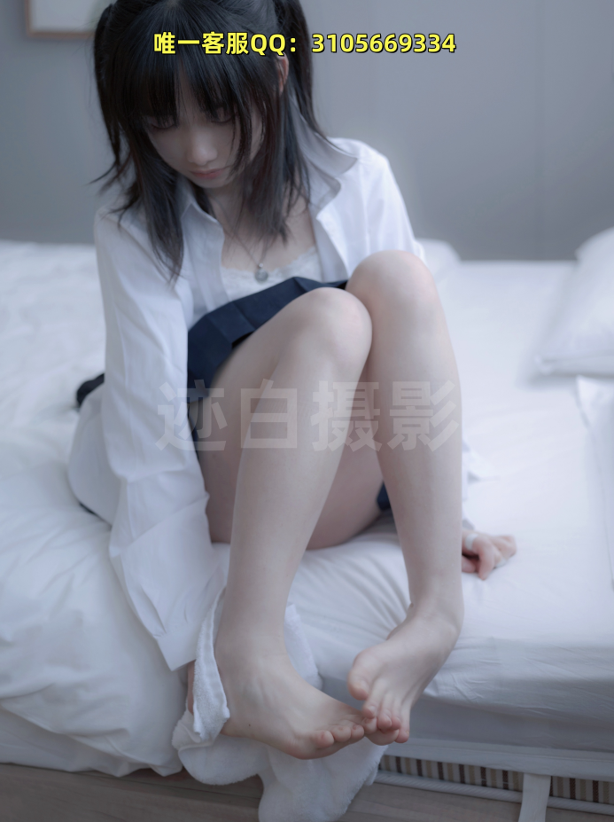 第365期-室内的清新少女姿态